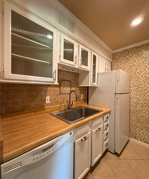 801 Eastmont Dr #102 — Photo 8