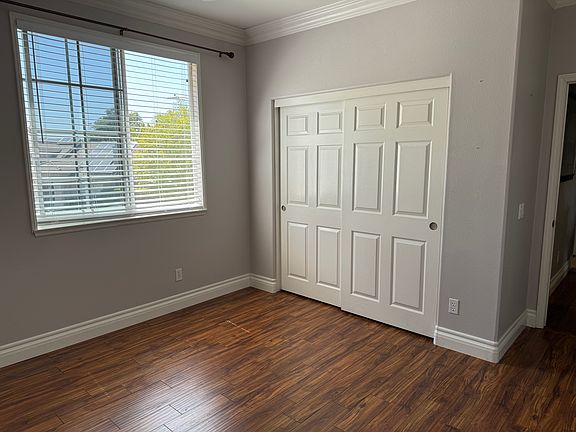 4th image of 484 Vista Creek Cir