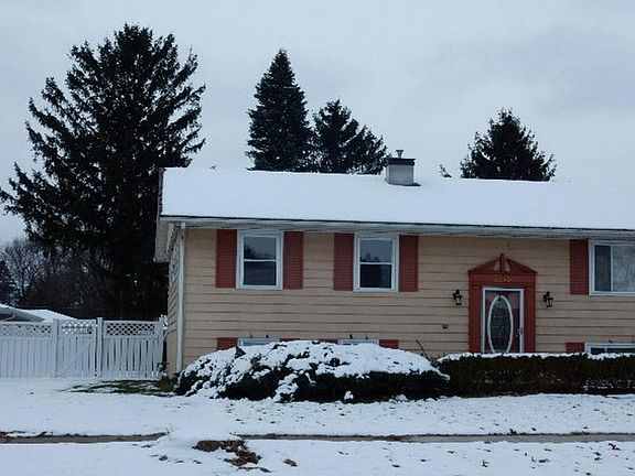 2nd image of 2218 Taylor Ct
