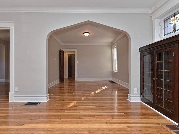 3rd image of 5332 Bancroft Ave