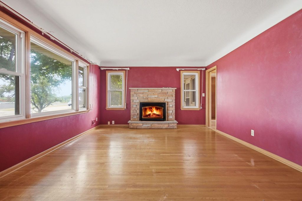 1918 Delaware Ave, West Saint Paul, MN - More