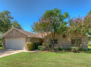 900 S Main St, Burnet, TX 78611