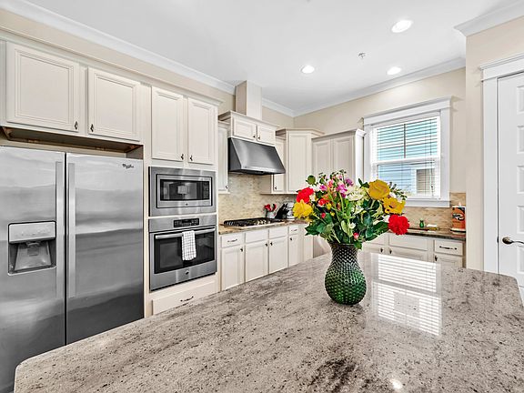 5th image of 111 Emerald Beach Way