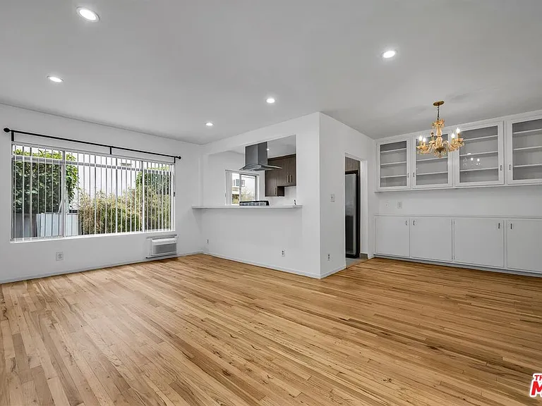 149 S Hayworth Ave #1 — Photo 1