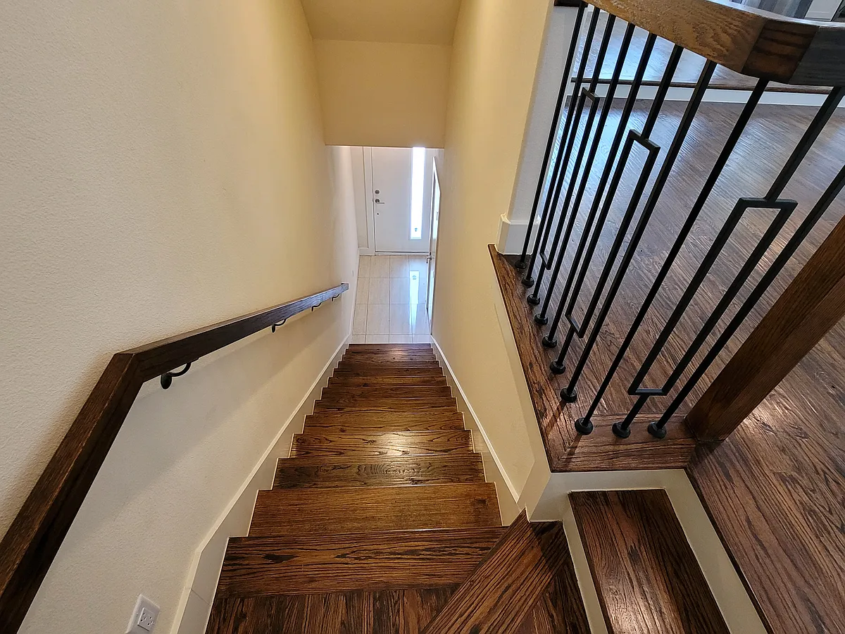 Building Photo - 5905 Ross Ave #5