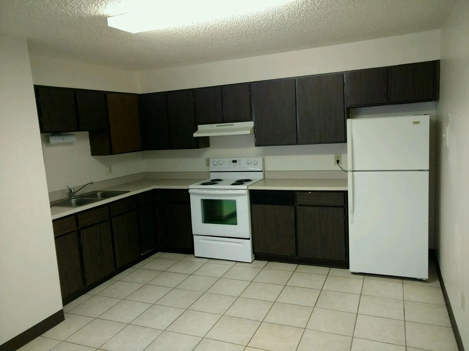 2 bed, 878 sqft, $1,100 — Photo 2