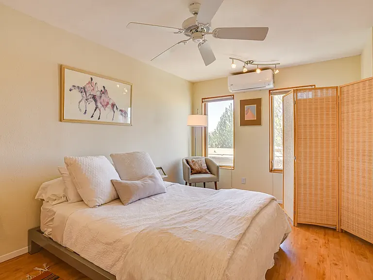 812 Calle Saragosa #B — Photo 12