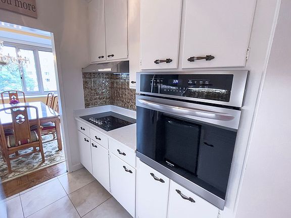 4th image of 4101 Cathedral Ave NW APT 1015