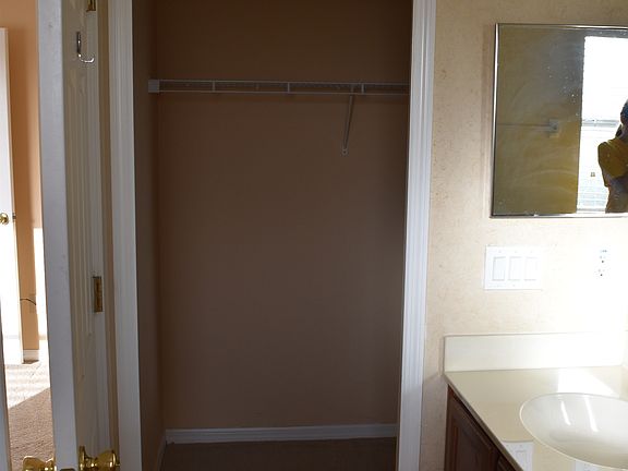 4th image of 1850 Retreat View Cir