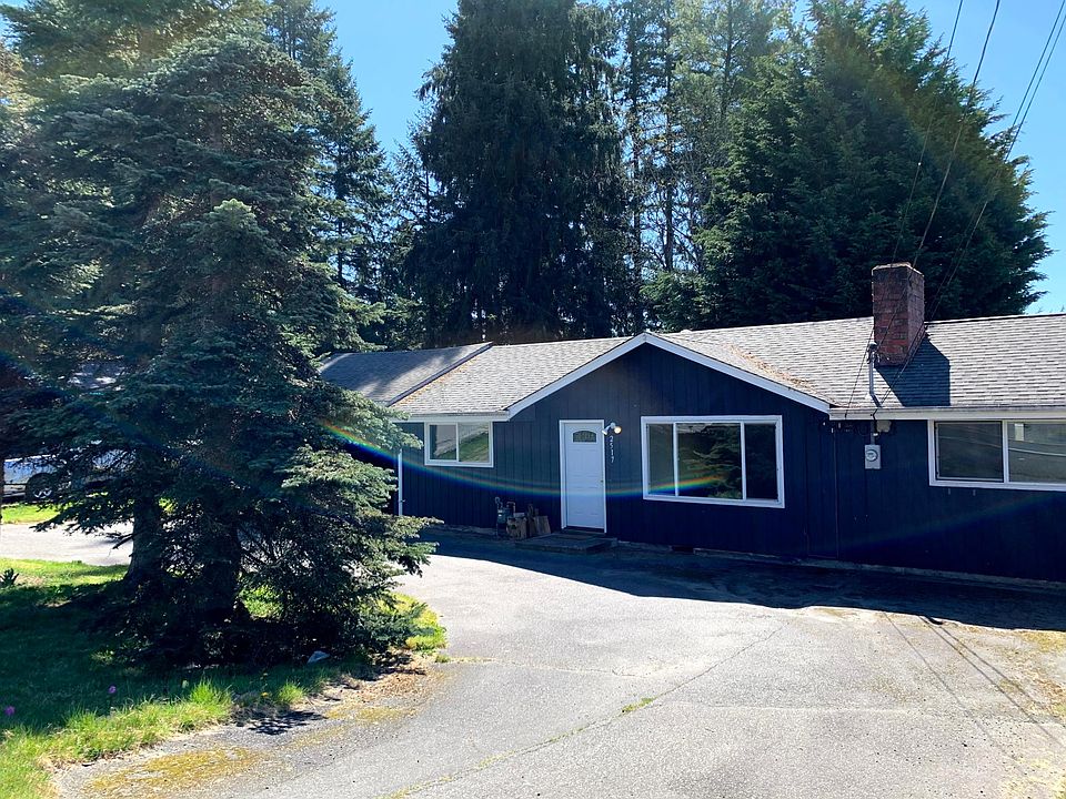 1st image of 2517 NE 205th St
