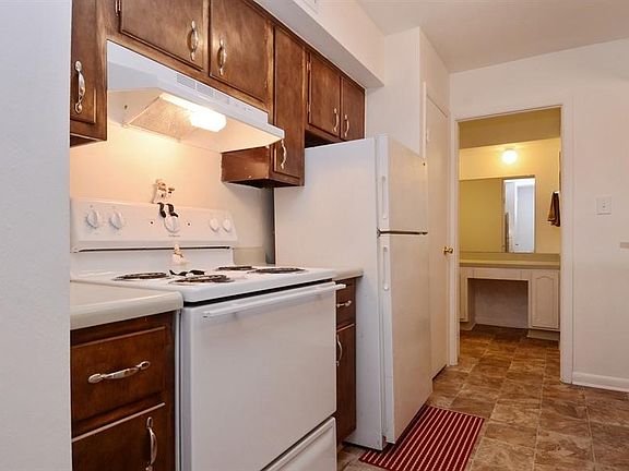 3rd image of 3415 Ashley Ln APT J