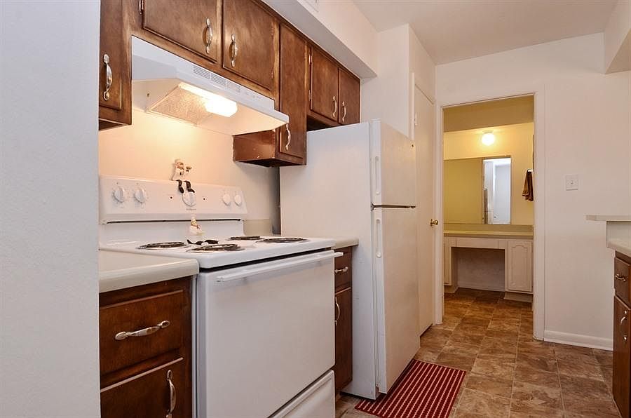 2nd image of 3418 Ashley Ln APT F