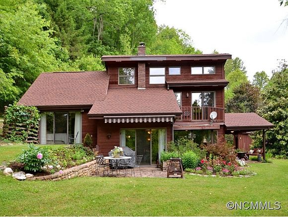 1st image of 307 Wooded Mountain Trl