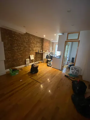 Rented by Delmark Realty LLC | media 16