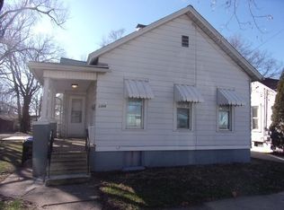 1304 N Lee St, Bloomington, IL 61701