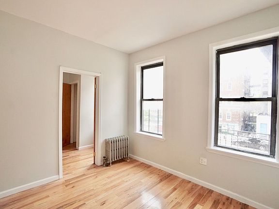 4th image of 28 Saint Nicholas Pl #2