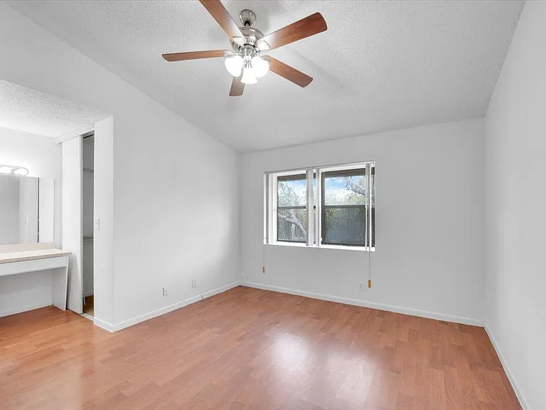 4718 NW 82nd Ave #1706 — Photo 3