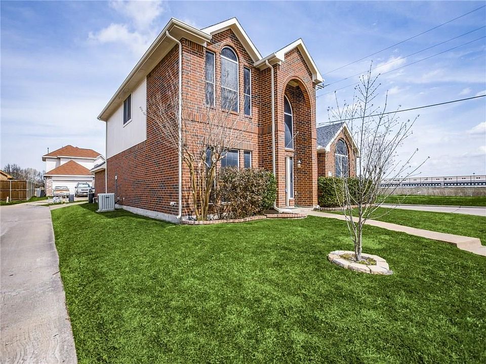 1st image of 3333 Briar Ln