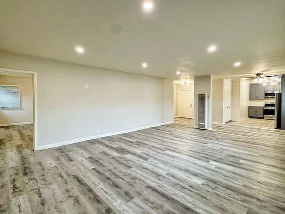 3rd image of 865 S Marengo Ave #17