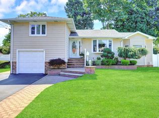 174 N Maple St, Massapequa, NY 11758
