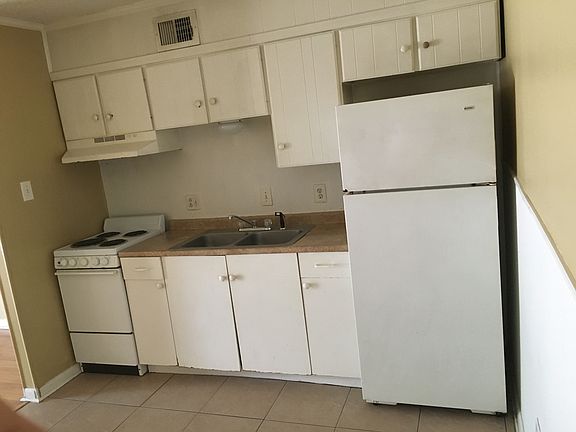 3rd image of 327 General Mouton Ave #2