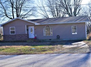 400 W Saint Louis St, Aurora, MO 65605
