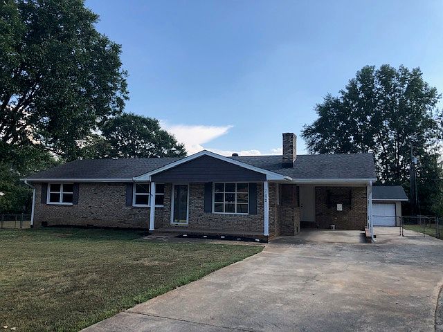 1st image of 702 Windwood Dr