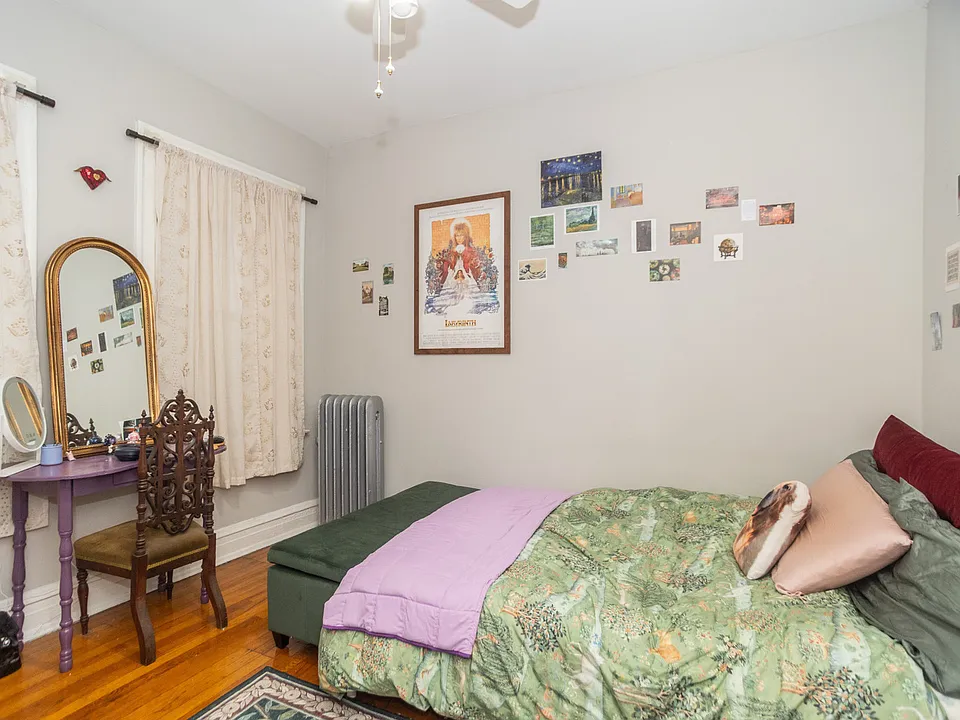 5457 S Ingleside Ave #1E