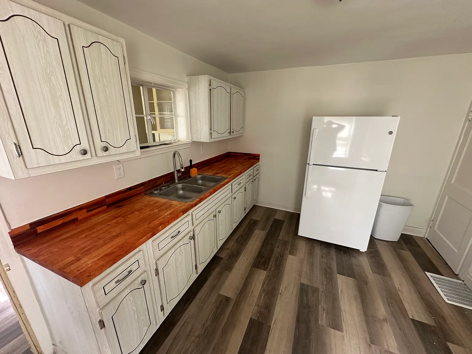 8 Morgan — Photo 2