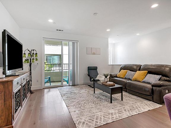 2nd image of 1469 Longitude Dr