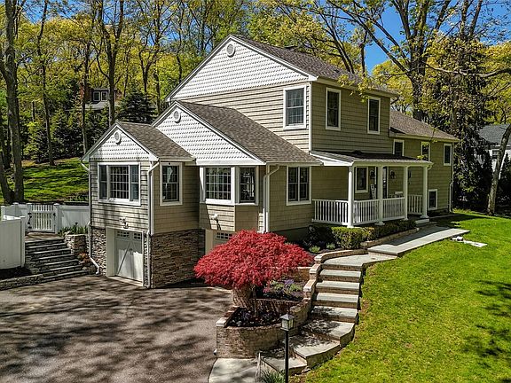 2nd image of 60 Woodvale Avenue