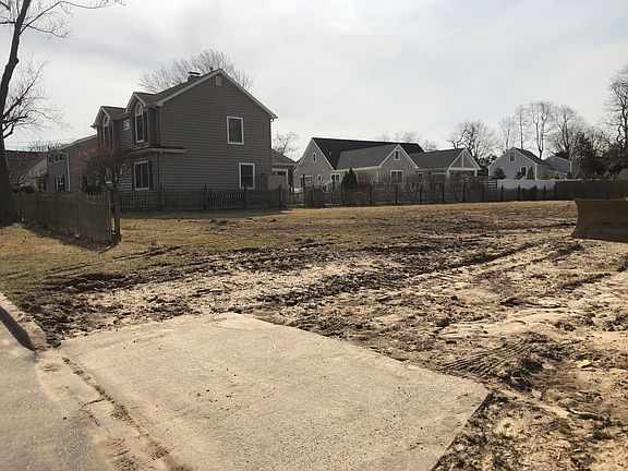 2nd image of 2164 Gregory Pl