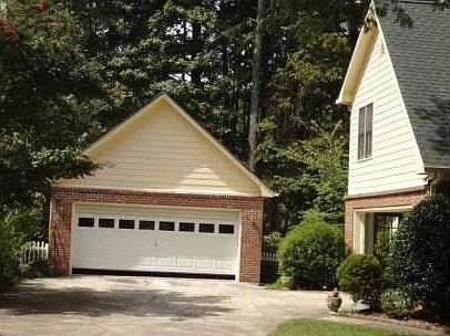 2nd image of 2704 Wood Gate Way