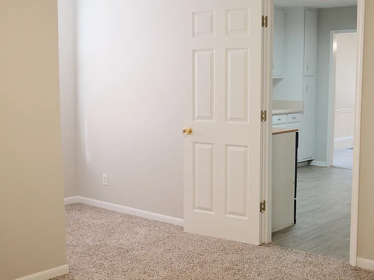 Bedroom/Office/Guest Room