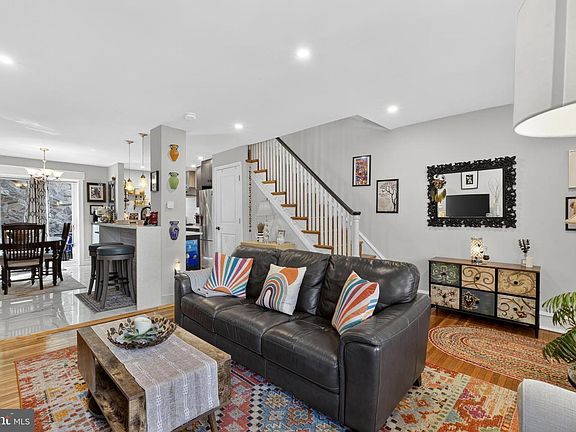 5th image of 7704 Ardleigh St