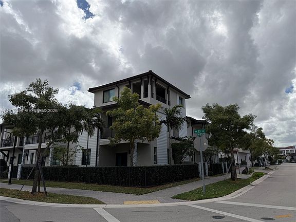 3rd image of 8304 NW 49th St