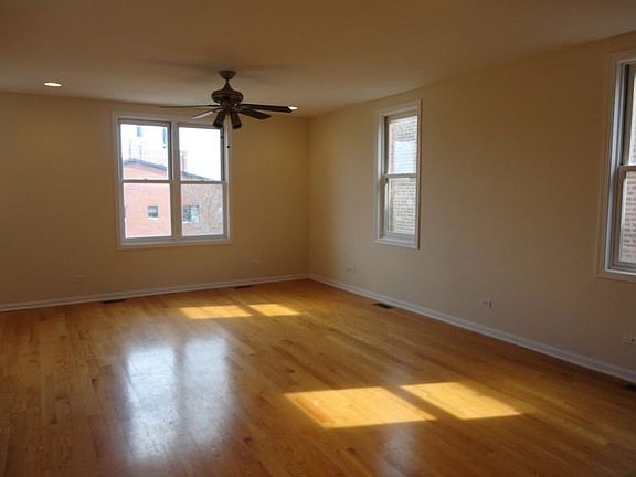 3rd image of 1415 E 62nd St APT 3E