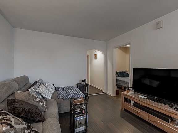 5th image of 3266 S Bell Ave Unit 1