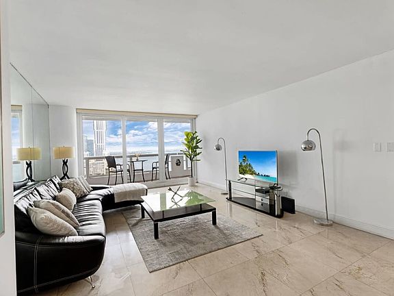 3rd image of 1717 N Bayshore Dr #Id1054103p