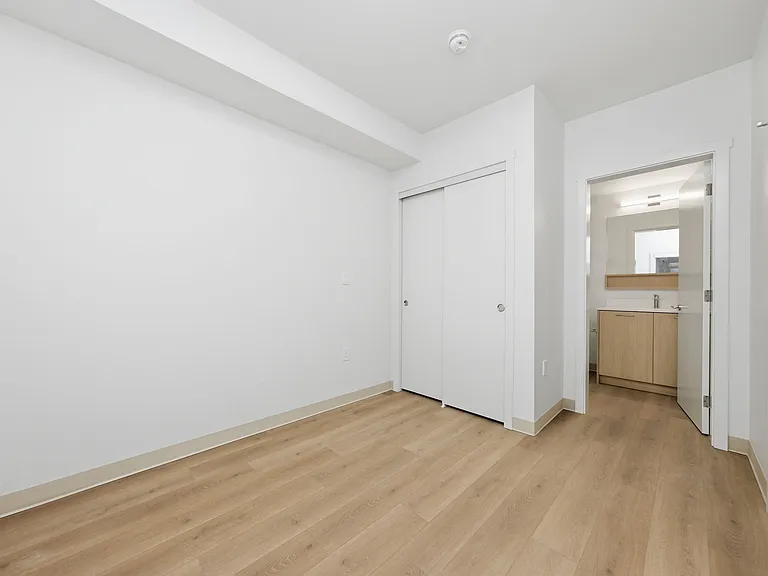 1529 Oxford St — Photo 40