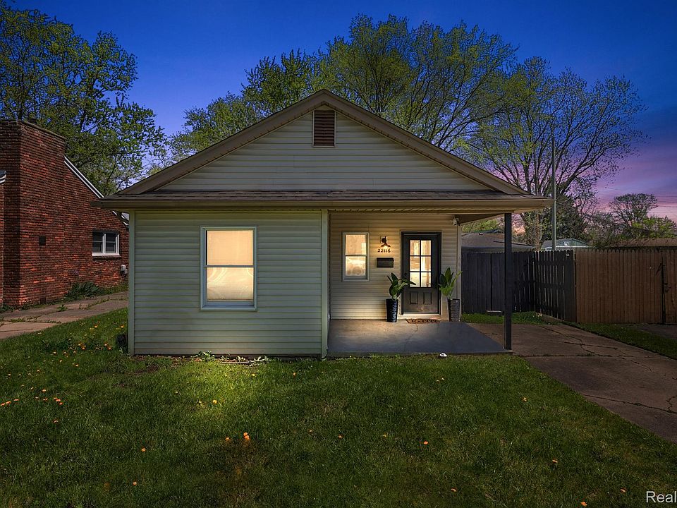 1st image of 22116 Hawthorne St
