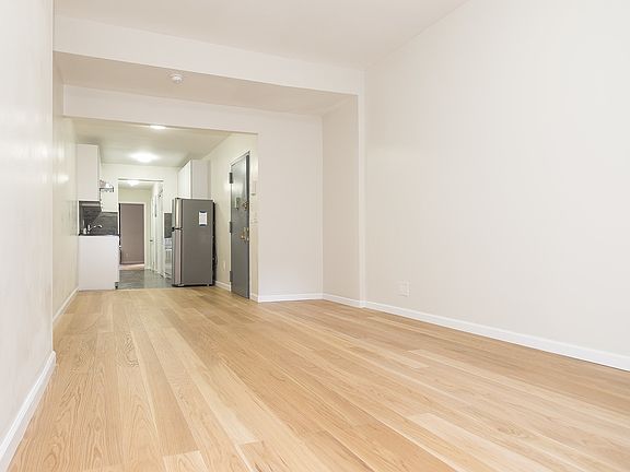 4th image of 239 E 51st St APT 2W