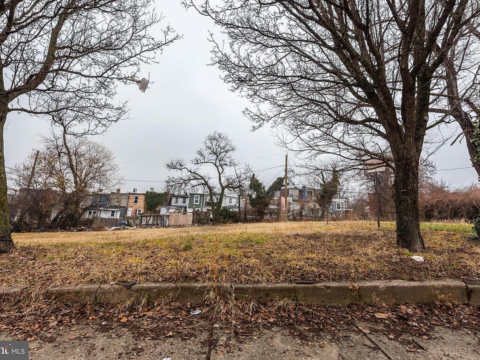 2nd image of 2652 Dulany St