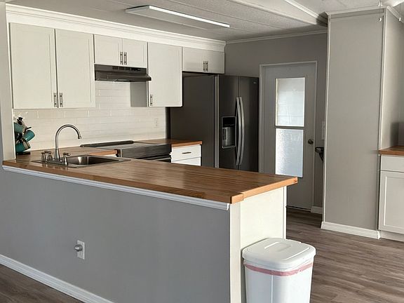 4th image of 19144 Harbour Tree Ct #39A