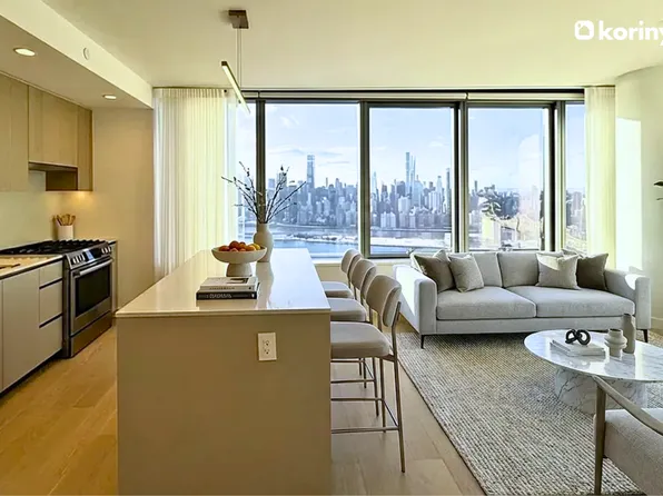 3 Court Square image 1 of 20