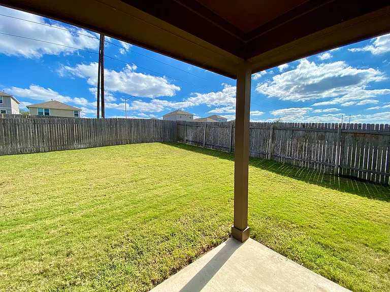 466 Eagle Brook Ln — Photo 23