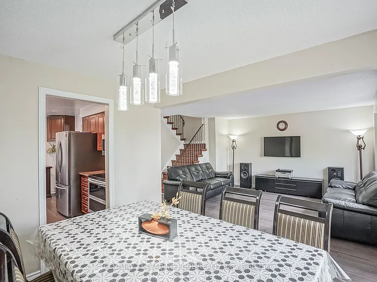 29 Junewood Cres #UPPER — Photo 12