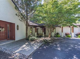 2454 Riverbend Rd, Allentown, PA 18103