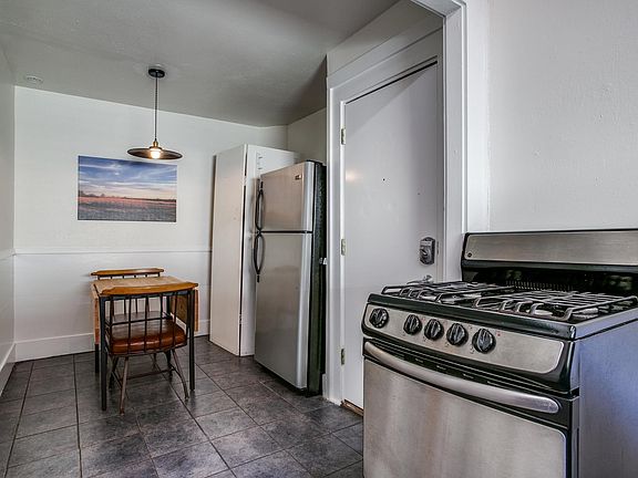 5th image of 600 N Montclair Ave Unit D