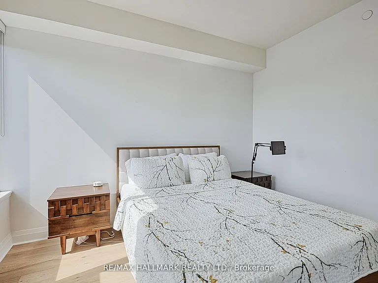 151 Avenue Rd #601 — Photo 20